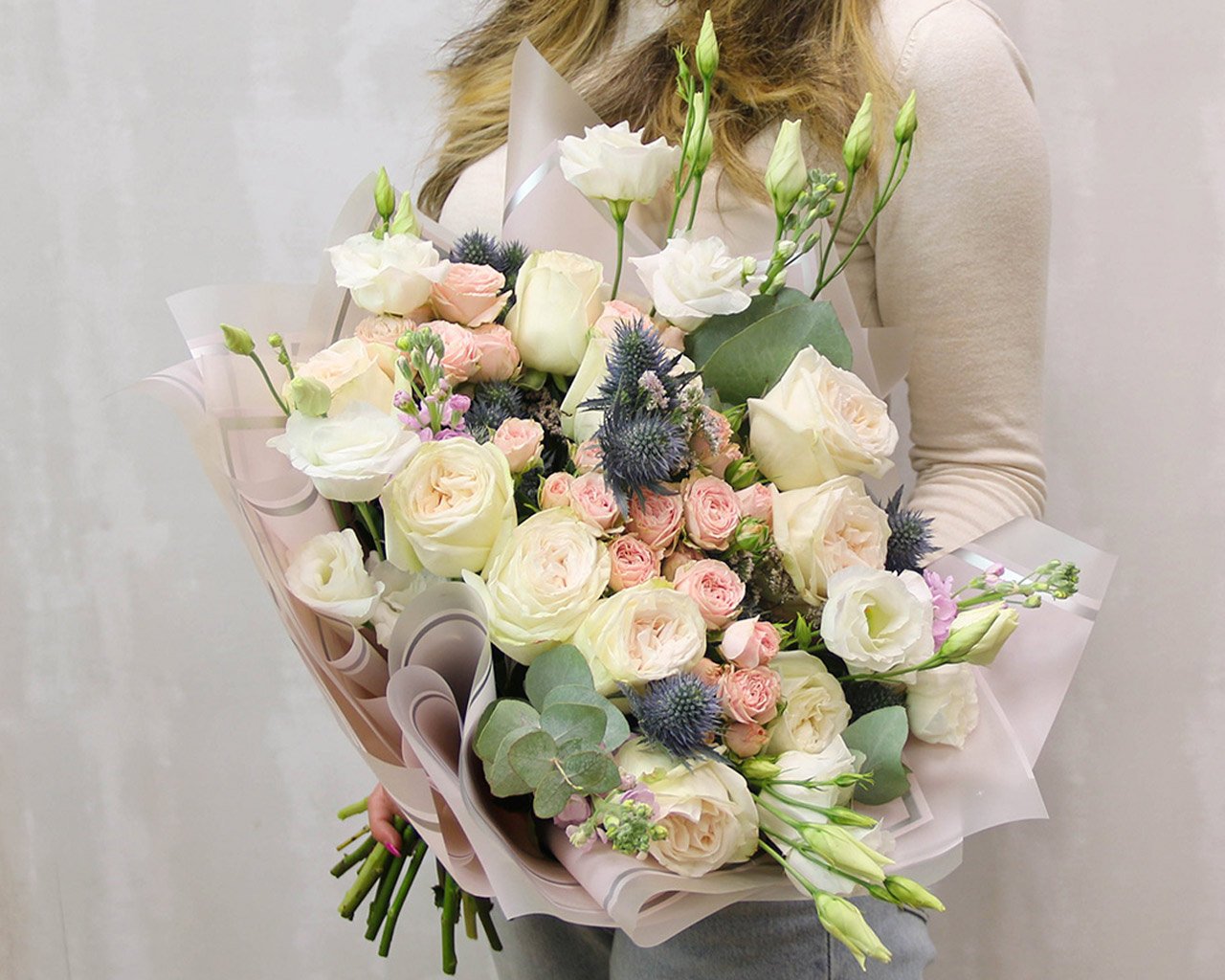 Букет цветов Нежный взгляд - купить по цене 11152 ₽ с доставкой,  Санкт-Петербург