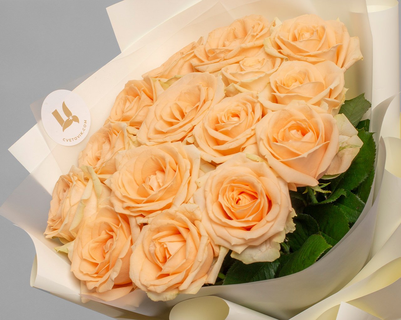 Букет из 15 кремовых роз 35-40 см (Россия) в упаковке - 4