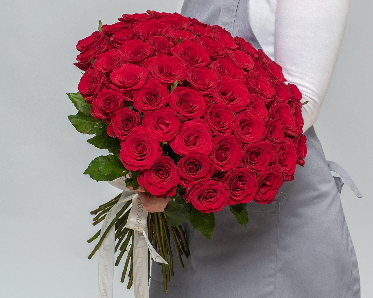 Букет из 51 красной розы 50-60 см (Россия) под ленту - 2