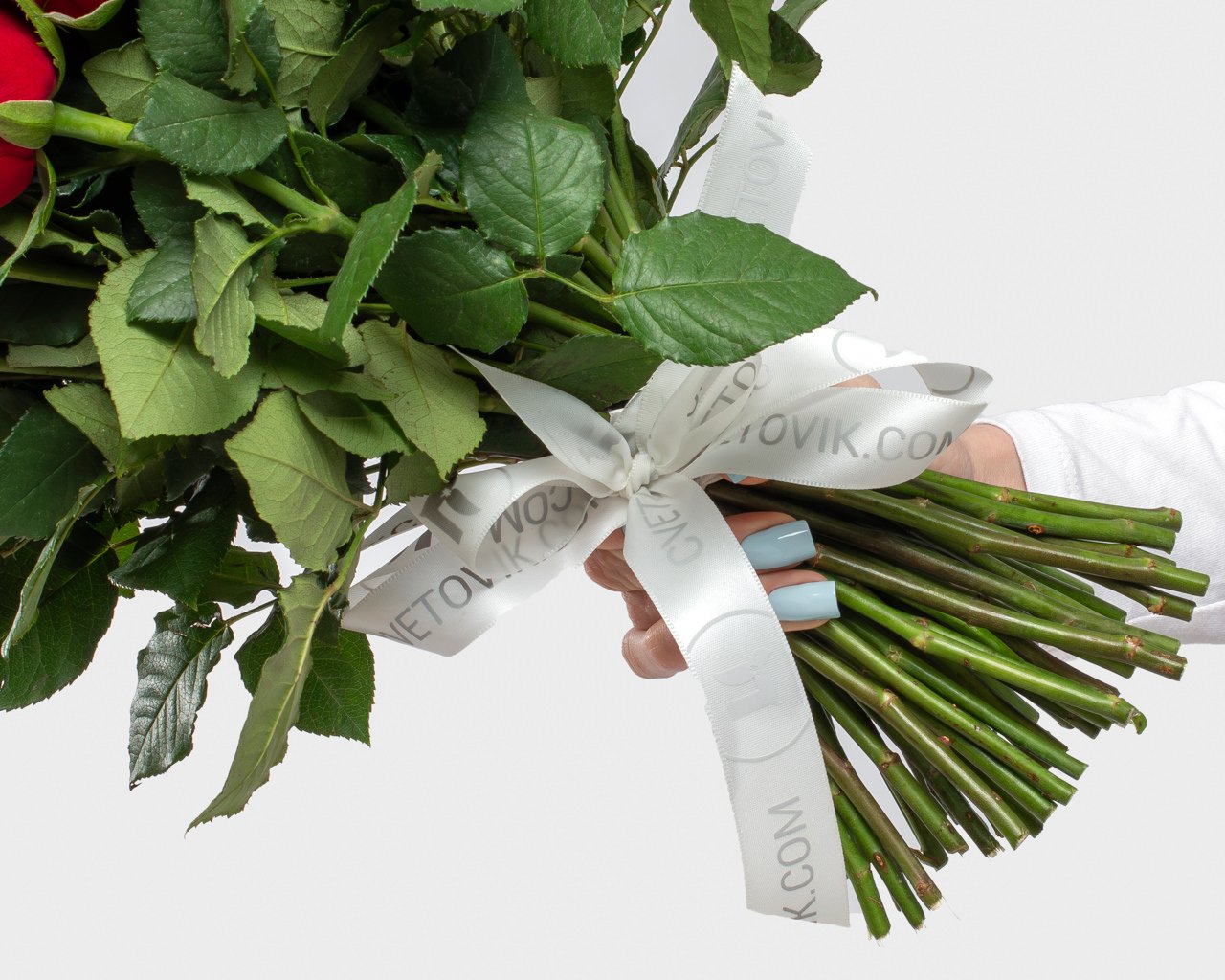 Букет из 51 красной розы 35-40 см (Кения) под ленту - 4