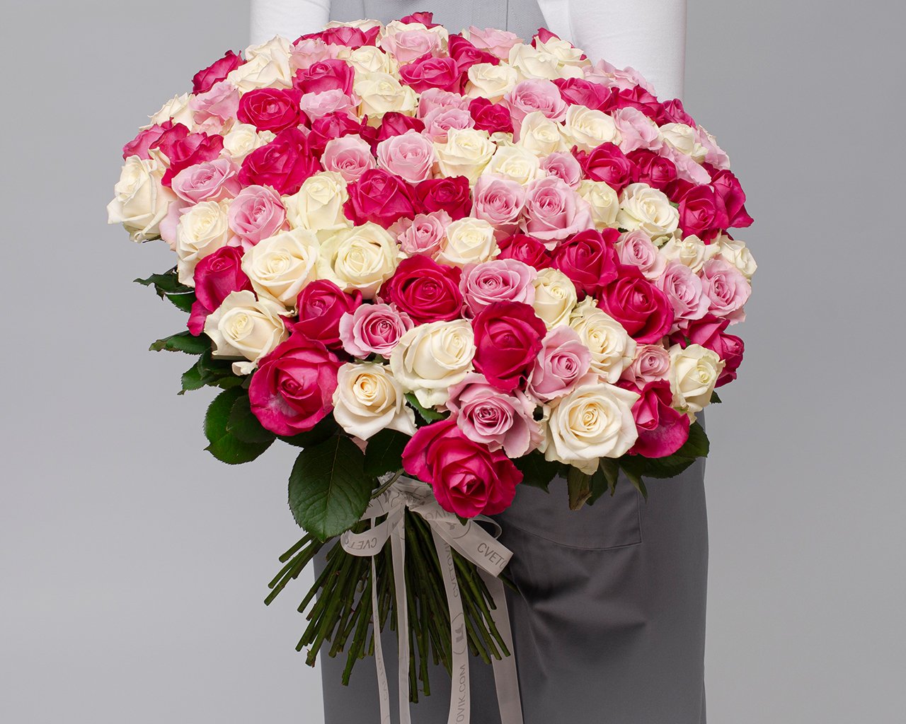 Букет из 101 розы нежный микс 50-60 см (Россия) под ленту - 2