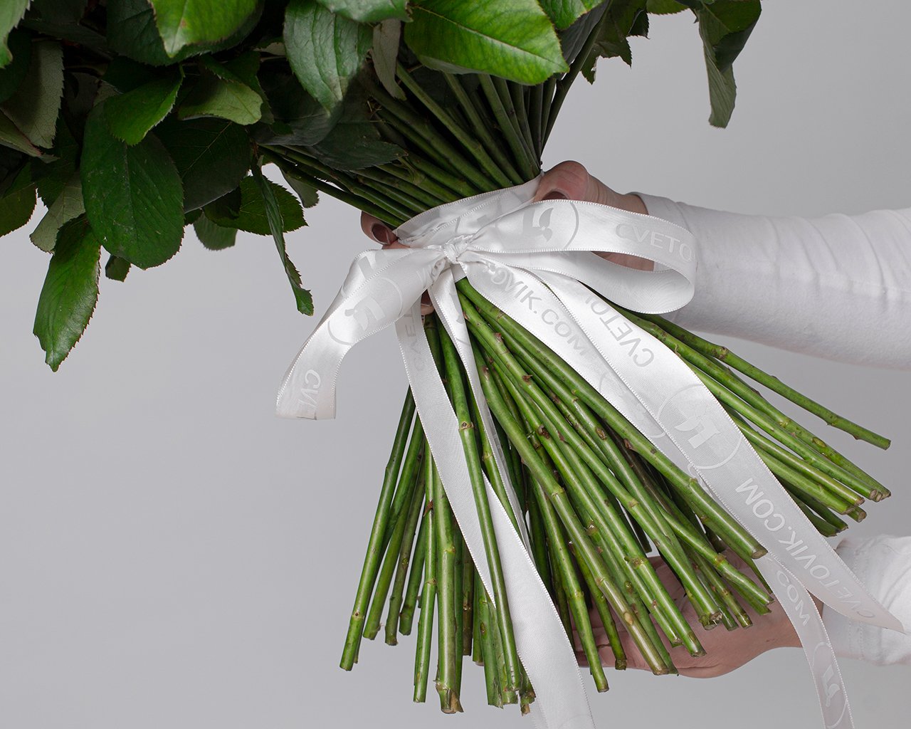 Букет из 101 розы нежный микс 50-60 см (Россия) под ленту - 4