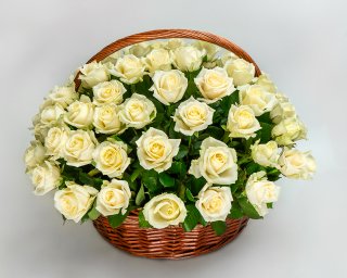 Корзина цветов из 75 роз 50-60 см (Россия)  small - 2