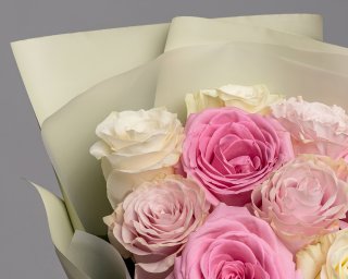 Букет из 9 роз микс 40-50 см (Эквадор) в стильной упаковке  small - 3