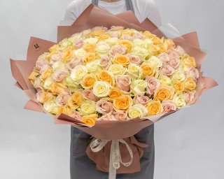 Букет из 101 розы 50-60 см микс (Россия) в упаковке  small - 3