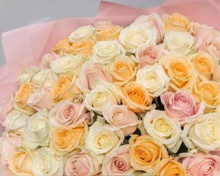 Букет из 51 розы 50-60 см микс (Россия) в упаковке  small - 4