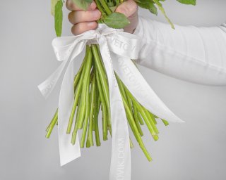 Букет из 51 красной и белой розы микс 35-40 см (Кения) под ленту  small - 4