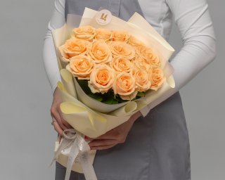 Букет из 15 кремовых роз 35-40 см (Россия) в упаковке  small - 2