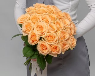 Букет из 25 кремовых роз 35-40 см (Россия) под атласную ленту  small - 2