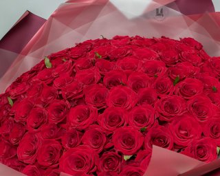Букет из 101 красной розы 60-70 см (Россия) в стильной упаковке  small - 4