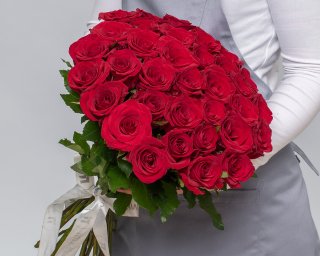 Букет из 35 красных роз 50-60 см (Россия) под ленту  small - 2