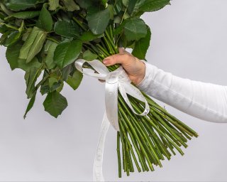 Букет из 51 розы 50-60 см (Россия) в пастельных тонах под ленту  small - 4