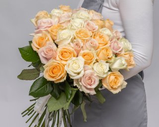 Букет из 35 роз 50-60 см (Россия) в пастельных тонах под атласную ленту  small - 2