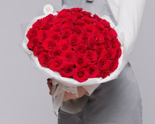Букет из 51 красной розы 35-40 см (Россия) в стильной упаковке  small - 2