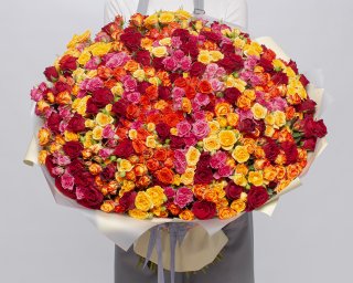 Букет из 101 кустовой высокой розы микс 70 см (Кения) в упаковке  small - 3