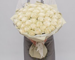 Букет из 51 белой розы премиум 60-70 см (Эквадор) в упаковке  small - 3