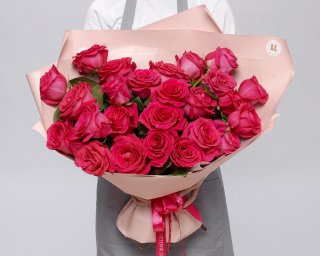 Букет из 25 малиновой розы 40-50 см (Эквадор) в упаковке  small - 3