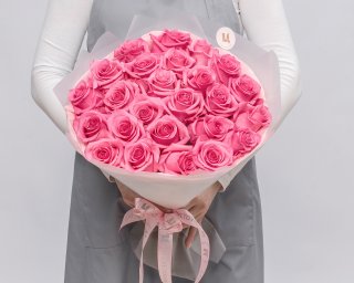 Букет из 25 розовых роз 40-50 см (Эквадор) в стильной упаковке  small - 3