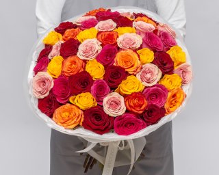 Букет из 51 роз яркий микс премиум 40-50 см (Эквадор) в стильной упаковке  small - 3