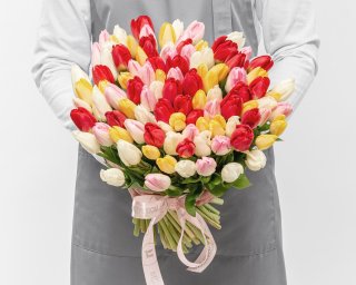 Букет из 101 тюльпана микс стандарт под ленту  small - 3