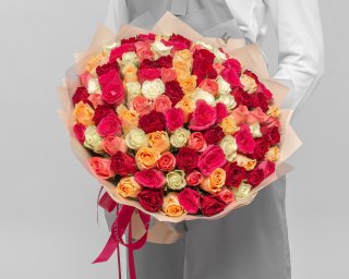 Букет из 101 розы яркий микс 35-40 см (Кения) в упаковке  small - 2