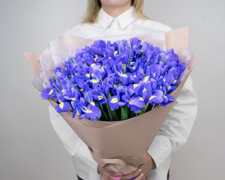 Букет из 51 синего ириса в стильной упаковке  small - 3