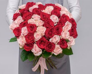 Букет из 51 красной и розовой розы 50-60 см (Россия) под ленту  small - 3