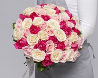 Букет из 51 розы светлый микс 35-40 см  (Россия) под атласную ленту  small - 2