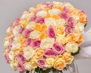 Букет из 101 розы 35-40 см (Россия) в пастельных тонах под ленту  small - 3