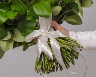 Букет из 101 розы 35-40 см (Россия) в пастельных тонах под ленту  small - 4