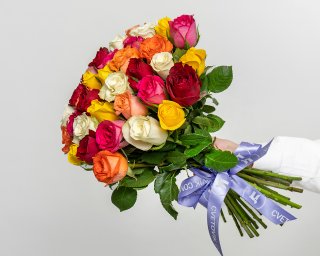 Букет из роз яркий микс 35-40 см (Кения) под атласную ленту    35 шт small - 1