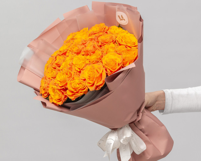Букет из оранжевых роз 35-40 см (Россия) в упаковке    25 шт - 1
