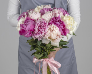 Букет из пионов микс (Сара Бернар) под ленту   15 шт small - 1