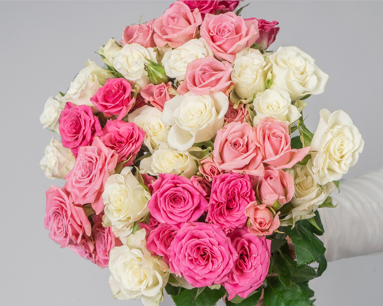 Букет из кустовых роз нежный микс 40 см (Кения) под ленту      11 шт - 3