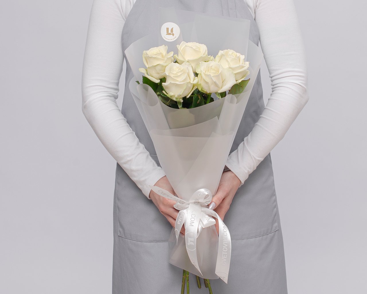 Букет из белых роз 50-60 см (Россия) в упаковке    5 шт - 3