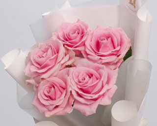 Букет из розовых роз 50-60 см (Россия) в упаковке    5 шт small - 4