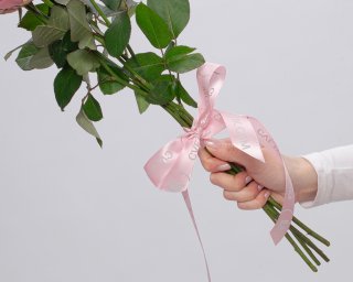 Букет из розовых роз 50-60 см (Россия) под атласную ленту     5 шт small - 4