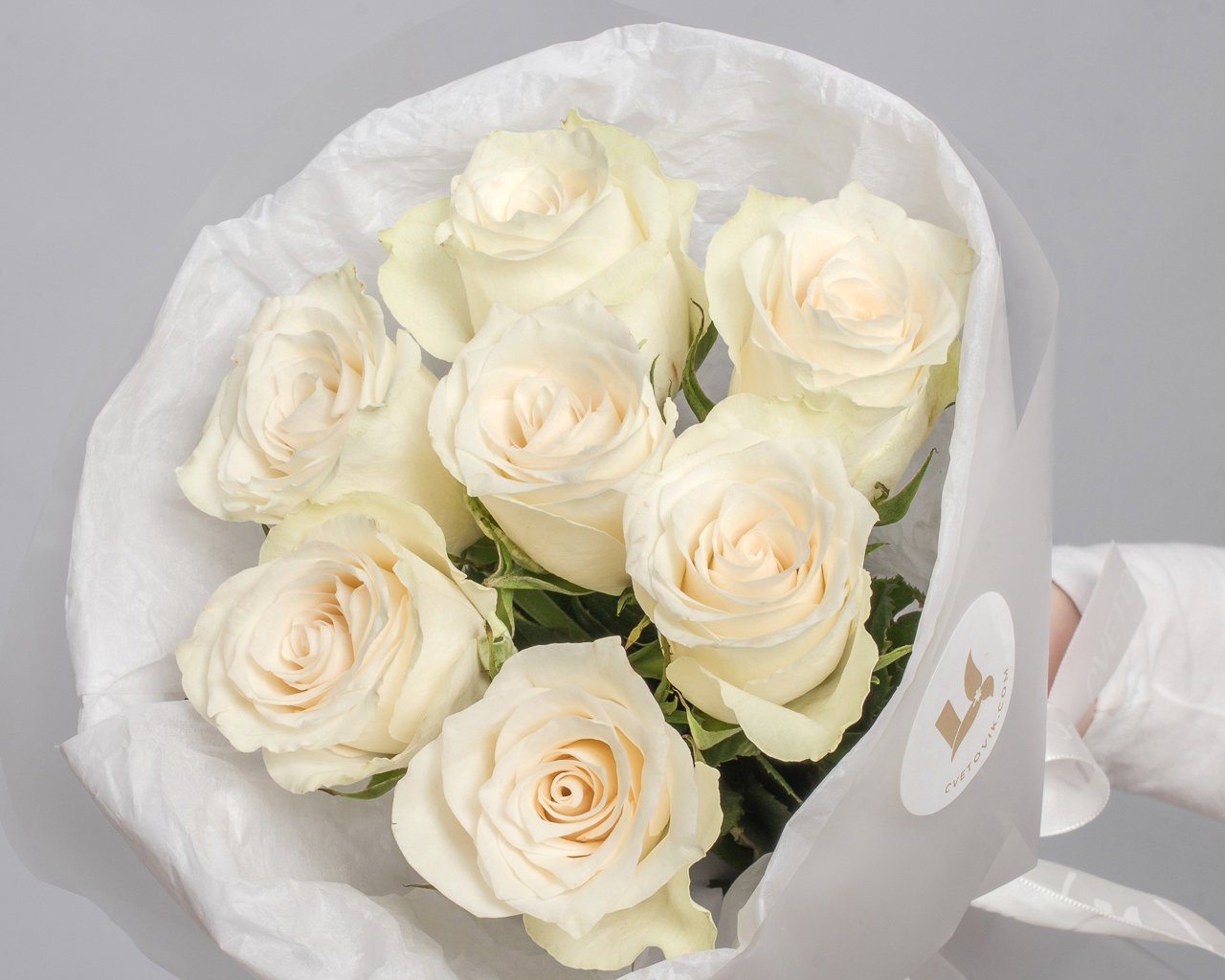 Букет из белых роз 35-40 см (Кения) в упаковке       7 шт - 3